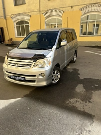Toyota Noah, 2006г, полный привод, вариатор
