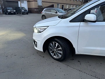 Kia Carnival, 2017г, передний привод, автомат