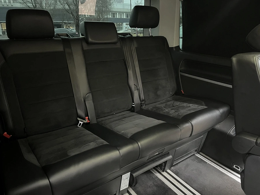 Volkswagen Multivan, 2016г., полный привод, робот