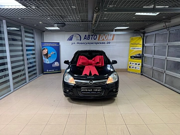 Opel Astra, 2011г, передний привод, автомат