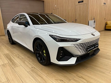 Changan UNI-V, 2023г, передний привод, робот