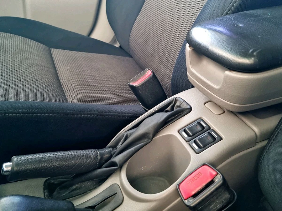 Subaru Forester, 2006г., полный привод, механика