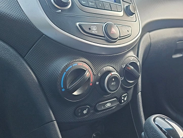 Hyundai Solaris, 2015г, передний привод, автомат