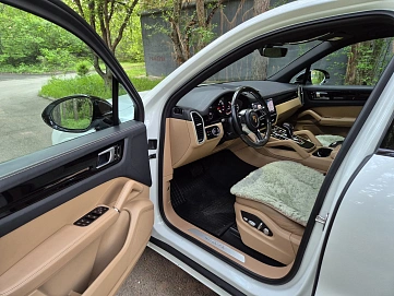 Porsche Cayenne, 2018г, полный привод, автомат