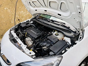 Opel Astra, 2014г, передний привод, механика