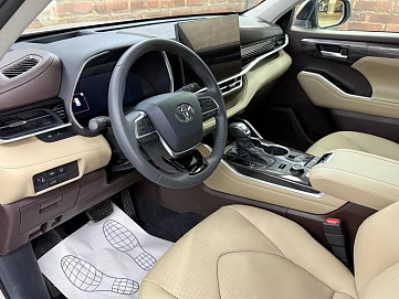 Toyota Highlander, 2025г, полный привод, автомат