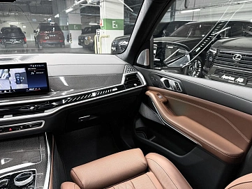 BMW X7, 2023г, полный привод, автомат