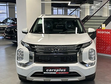 Mitsubishi Outlander, 2023г, передний привод, вариатор