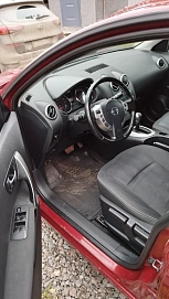 Nissan Qashqai, 2012г, передний привод, вариатор