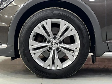 Volkswagen Passat, 2017г, полный привод, робот