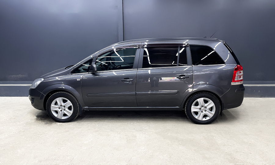 Opel Zafira, 2010г., передний привод, механика