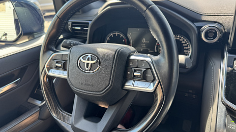 Toyota Land Cruiser, 2021г, полный привод, автомат