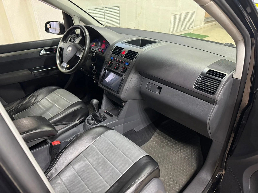 Volkswagen Touran, 2007г., передний привод, механика
