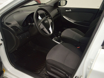 Hyundai Solaris, 2012г, передний привод, механика