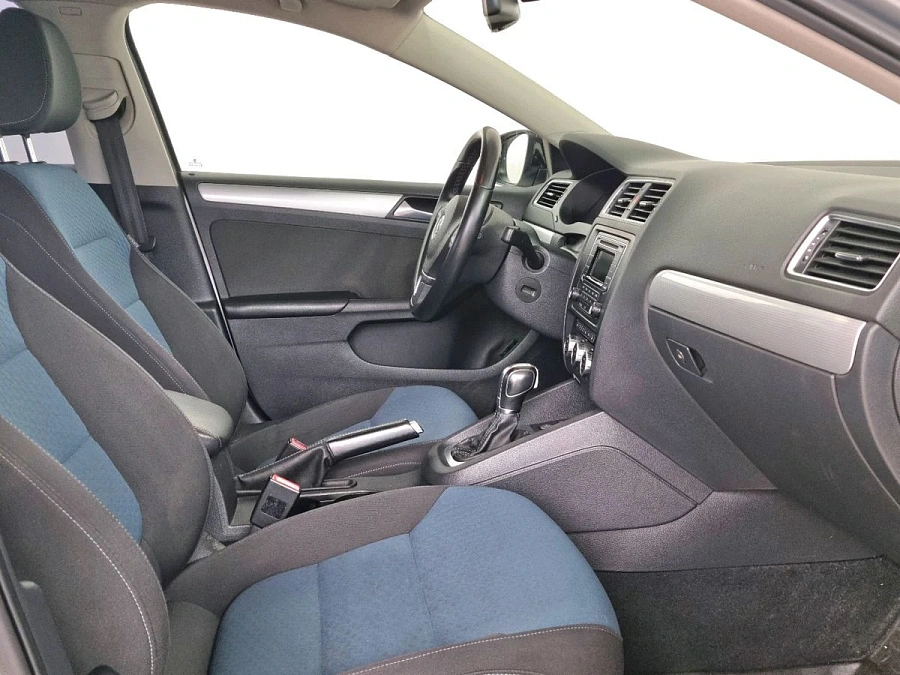 Volkswagen Jetta, 2013г., передний привод, робот