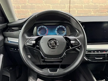 Skoda Octavia, 2021г, передний привод, автомат
