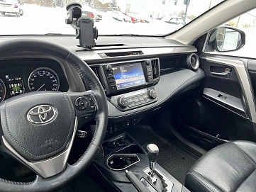 Toyota RAV4, 2018г, полный привод, автомат