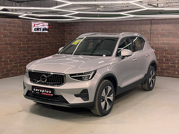 Volvo XC40, 2024г, передний привод, робот