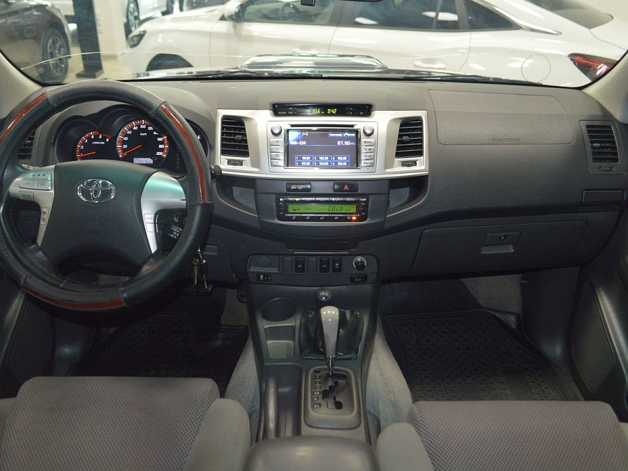 Toyota Hilux, 2012г., полный привод, автомат