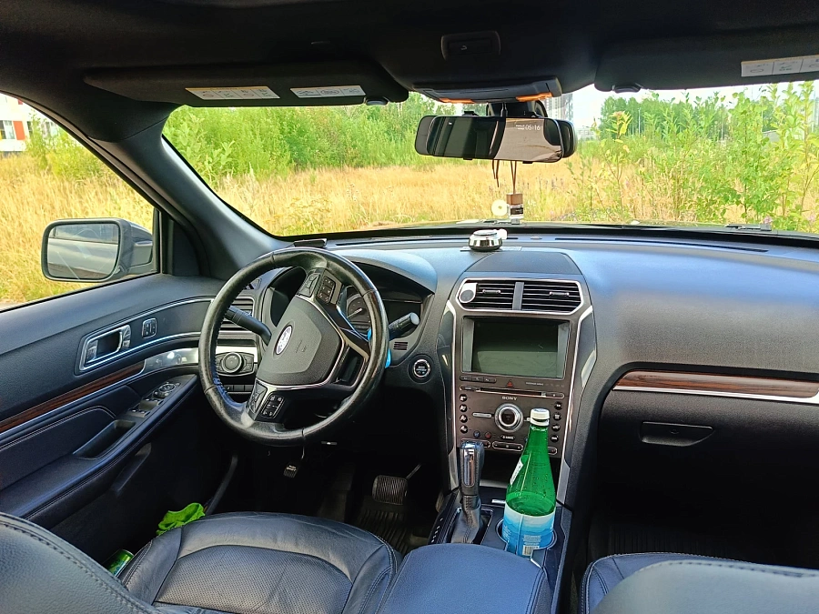 Ford Explorer, 2017г., полный привод, автомат