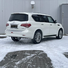 Infiniti QX80, 2017г, передний привод, автомат