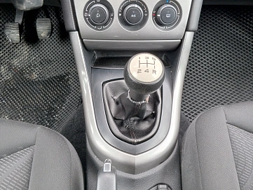 Peugeot 308, 2011г, передний привод, механика