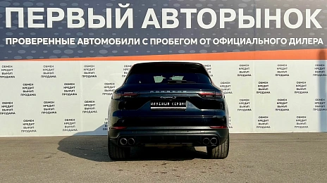 Porsche Cayenne, 2018г, передний привод, автомат