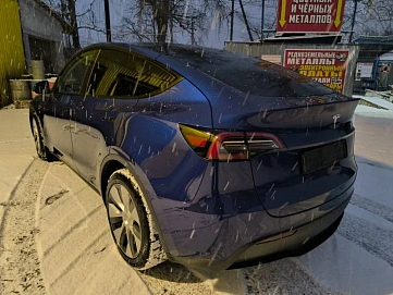 Tesla Model Y, 2021г, полный привод, автомат