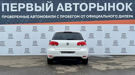 Volkswagen Golf, 2012г, передний привод, механика