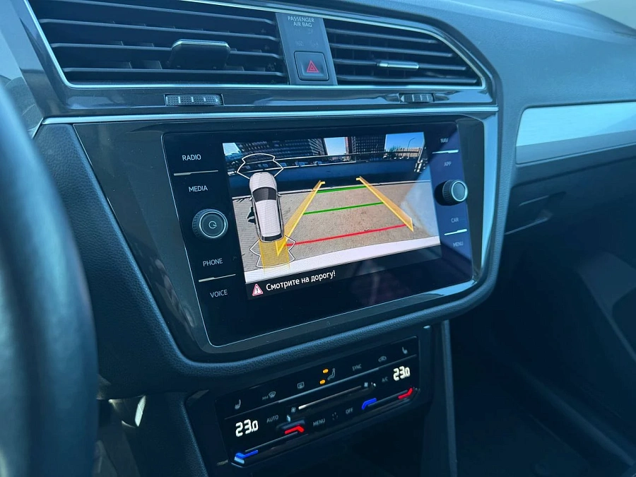 Volkswagen Tiguan, 2021г., полный привод, робот
