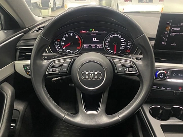 Audi A4, 2020г, передний привод, робот