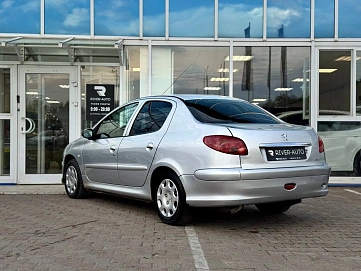 Peugeot 206, 2008г, передний привод, механика