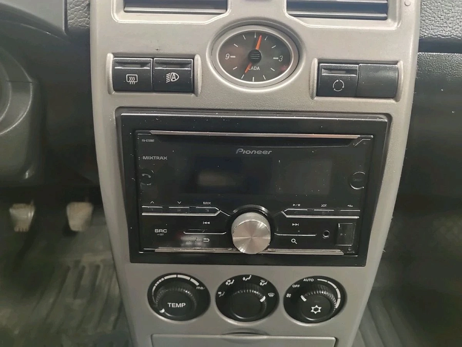 Lada (ВАЗ) Priora, 2011г., передний привод, механика