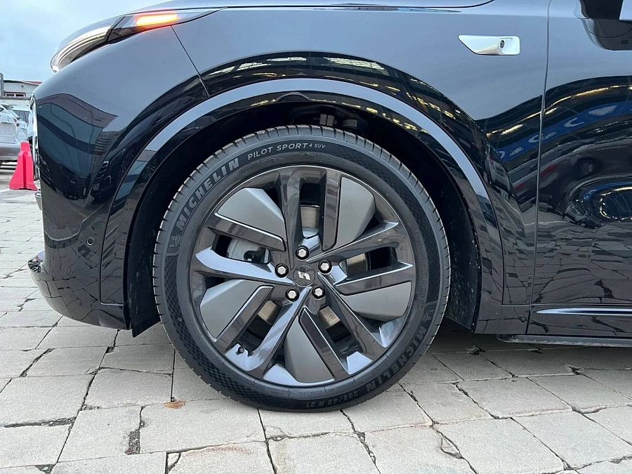 Lixiang L9, 2024г., полный привод, автомат