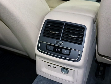 Audi A5, 2019г, передний привод, робот