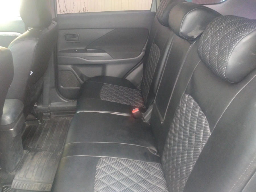 Mitsubishi Outlander, 2015г., передний привод, вариатор