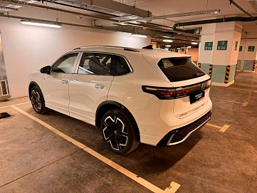 Volkswagen Tiguan, 2024г, полный привод, робот
