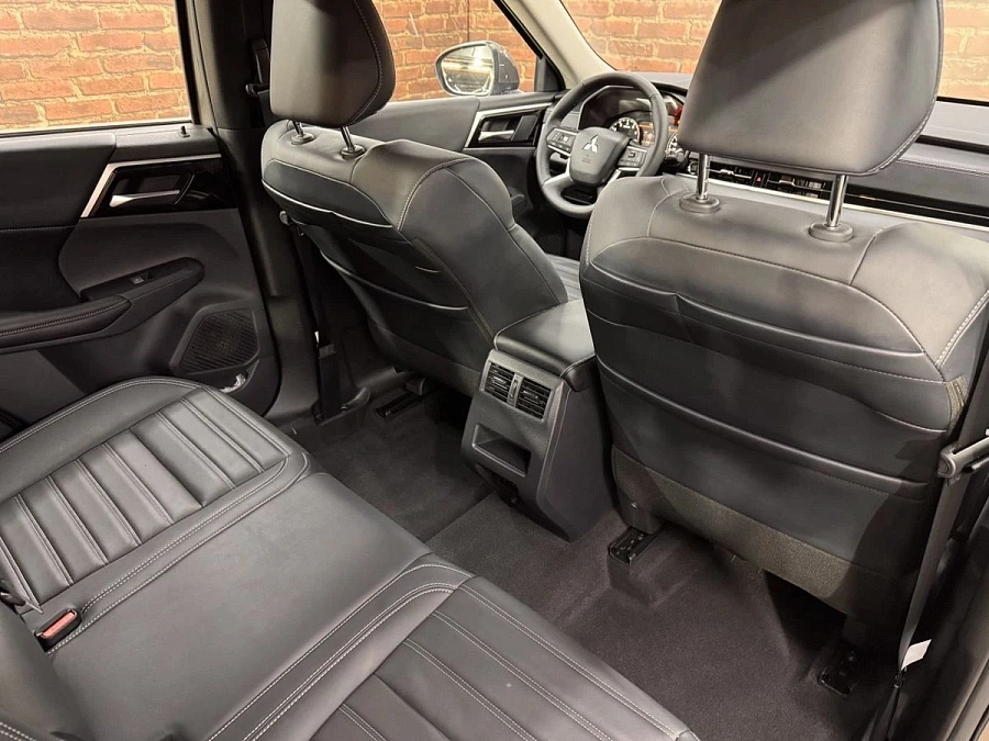 Mitsubishi Outlander, 2023г., полный привод, вариатор