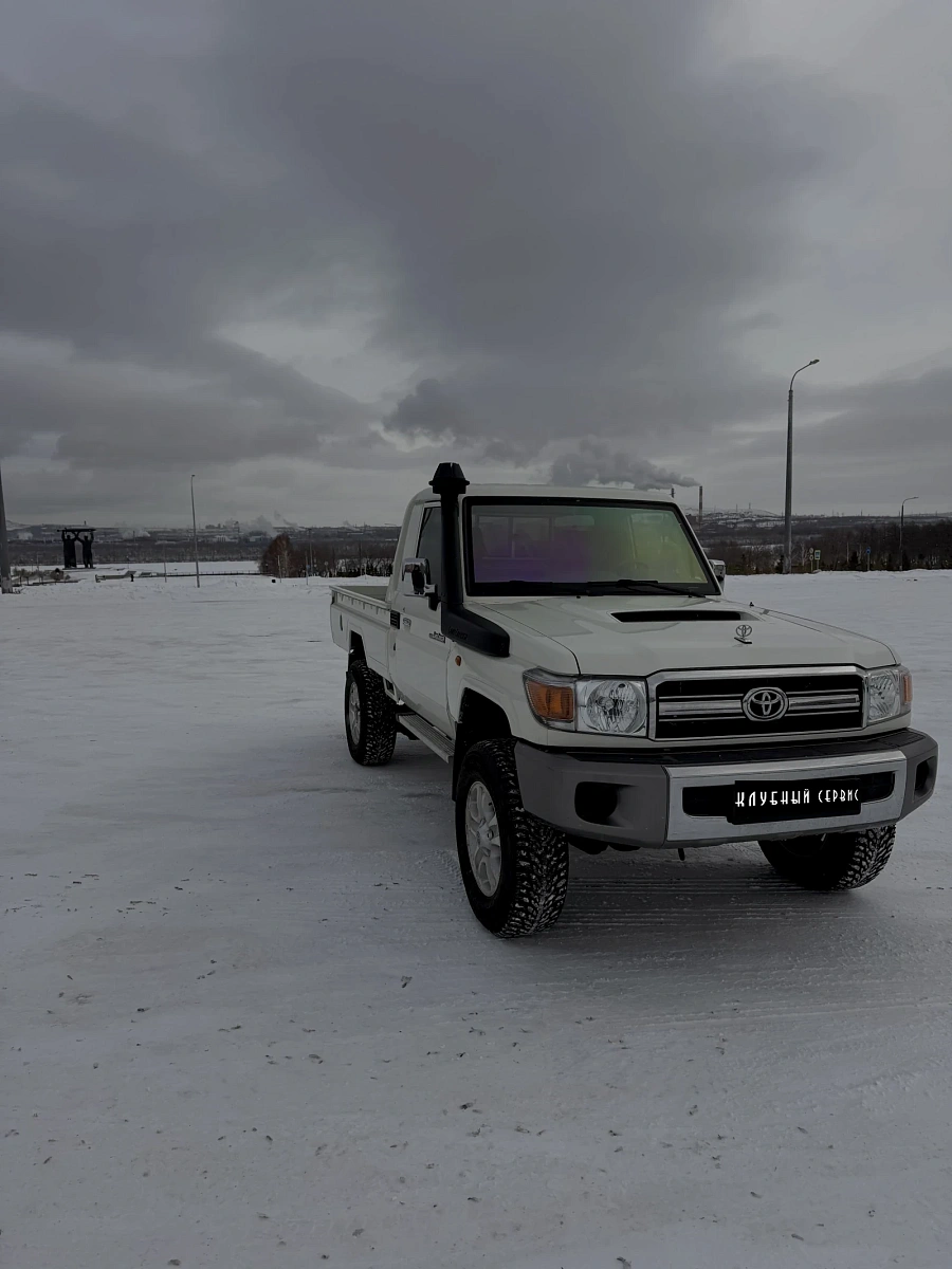 Toyota Land Cruiser, 2017г., полный привод, механика