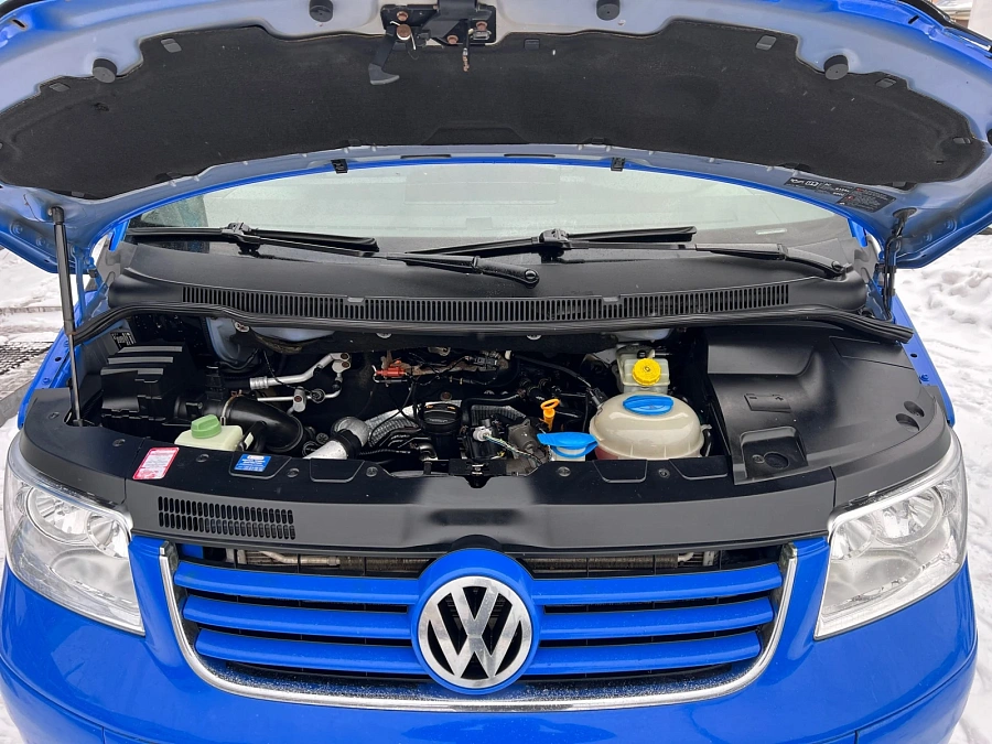 Volkswagen Multivan, 2006г., передний привод, механика