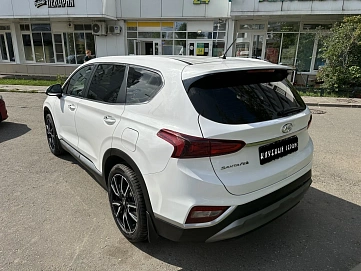 Hyundai Santa Fe, 2019г, передний привод, автомат