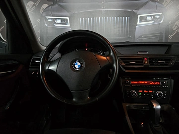 BMW X1, 2012г, задний привод, автомат