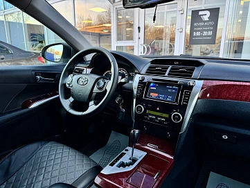 Toyota Camry, 2013г., передний привод, автомат