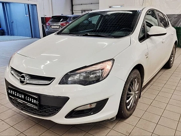 Opel Astra, 2013г, передний привод, механика