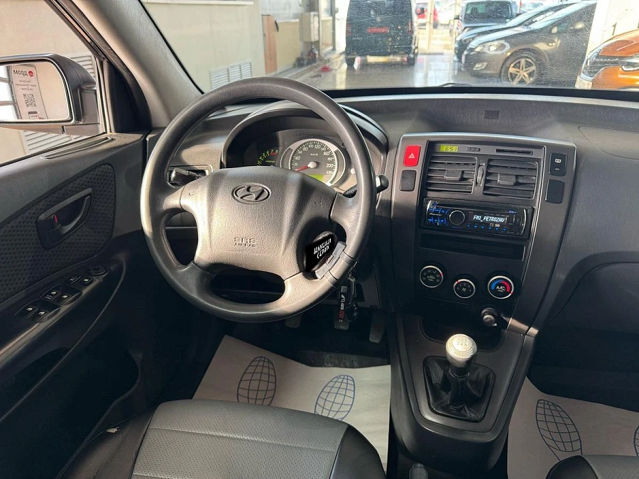 Hyundai Tucson, 2008г., передний привод, механика