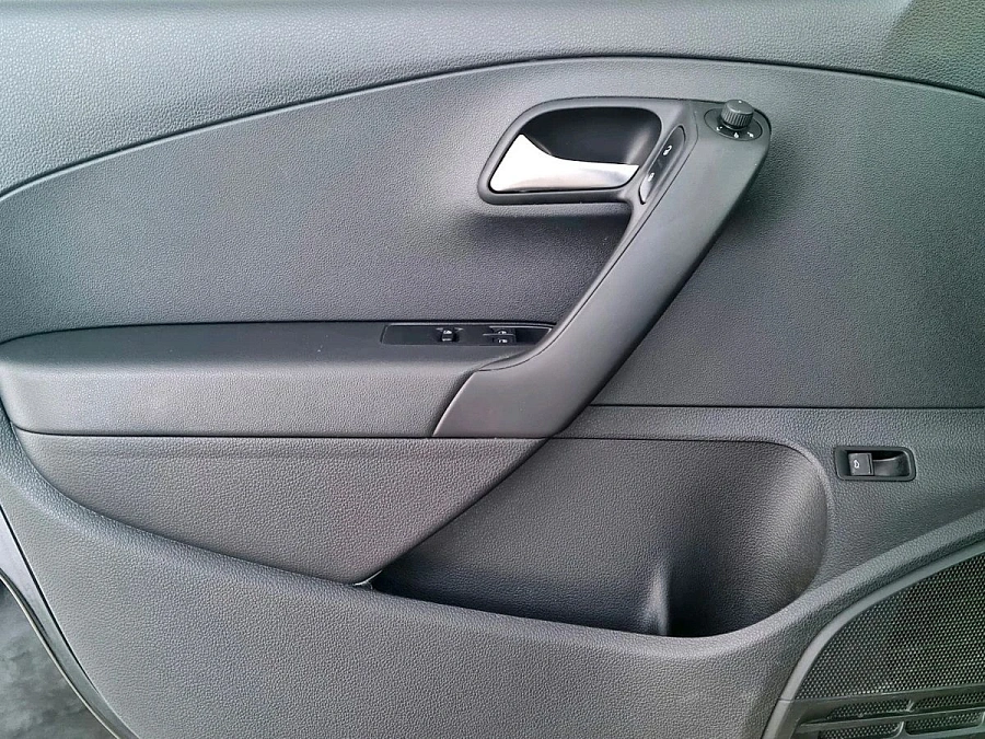 Volkswagen Polo, 2018г., передний привод, механика