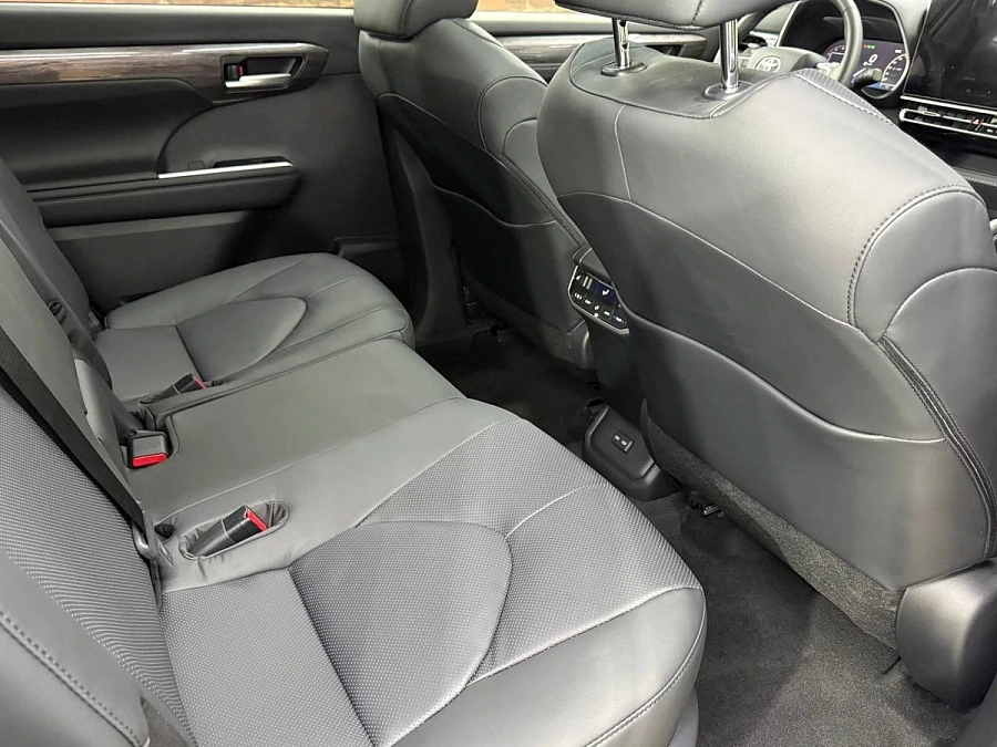Toyota Highlander, 2025г., полный привод, автомат