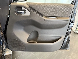 Nissan Pathfinder, 2012г, передний привод, механика