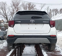 Toyota Yaris, 2021г, передний привод, вариатор