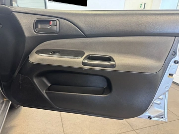 Mitsubishi Lancer, 2003г, передний привод, автомат